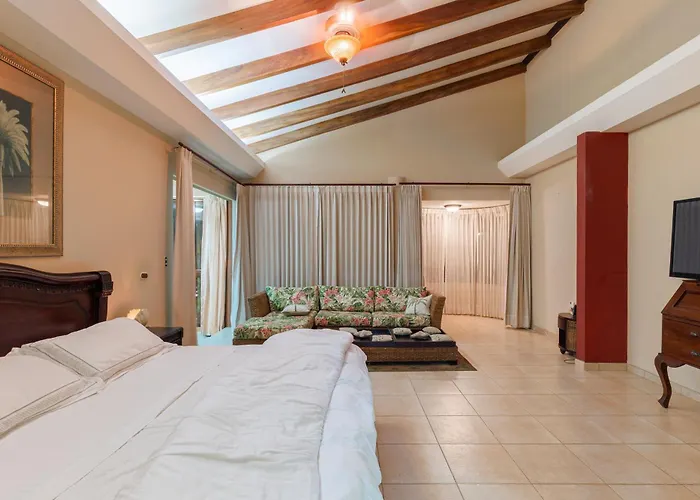 Villa El *
